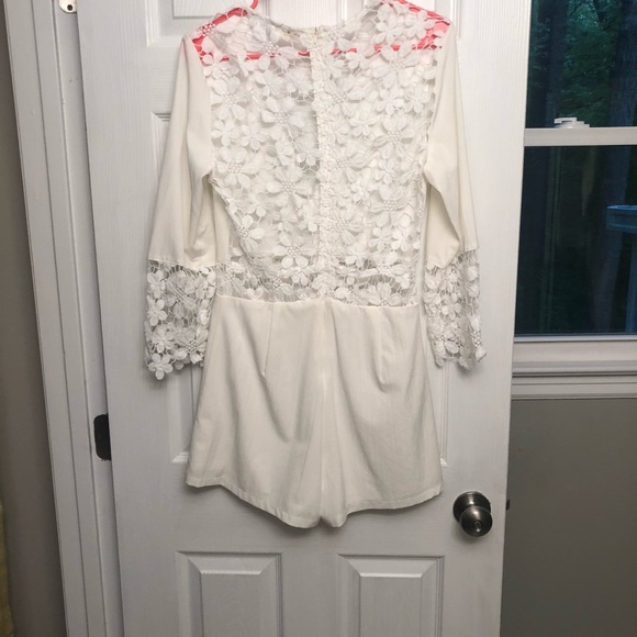 White romper - Picture 2 of 3